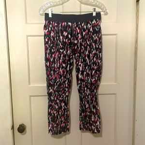 Nike Dri Fit Women’s size Medium full length leggings with rear pocket